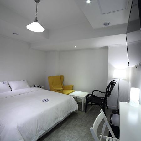 Hillside Tourist Hotel Busan Bagian luar foto